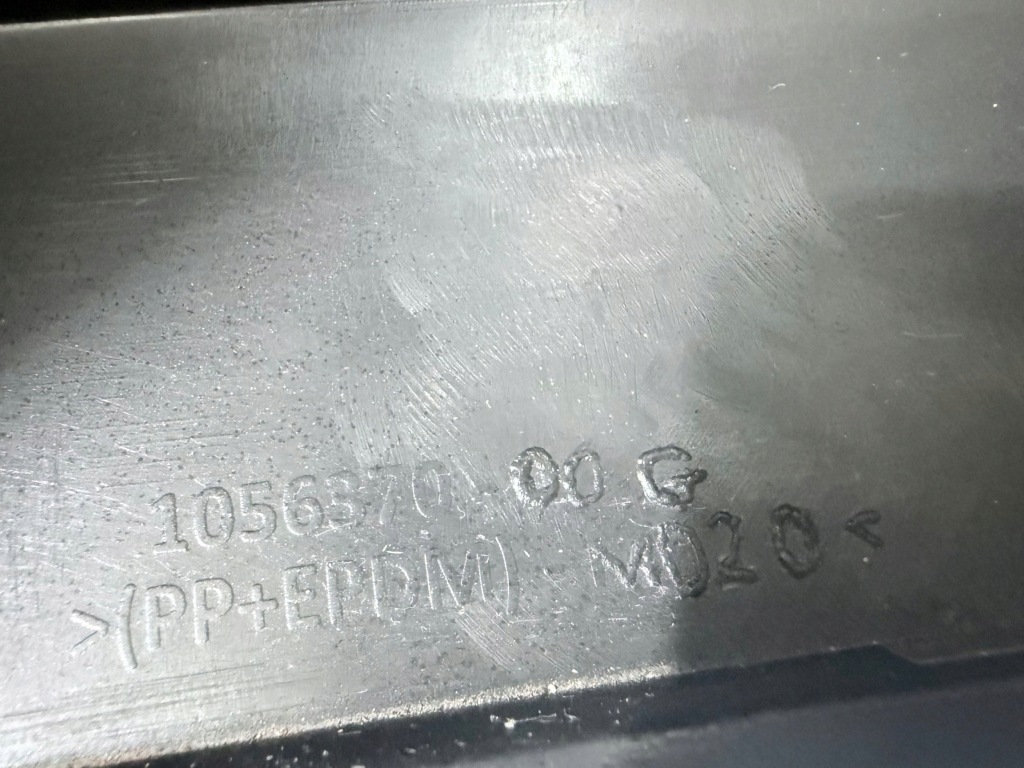 Купити Бампер передній перед tesla model s чорний повний оригінальний номер 1056370-00-g