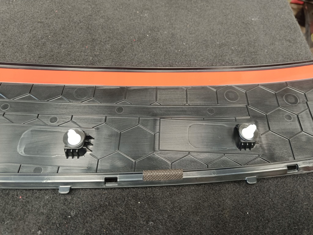 фото №11, Hyundai elantra vii - молдинг накладка декоративна кришки задня