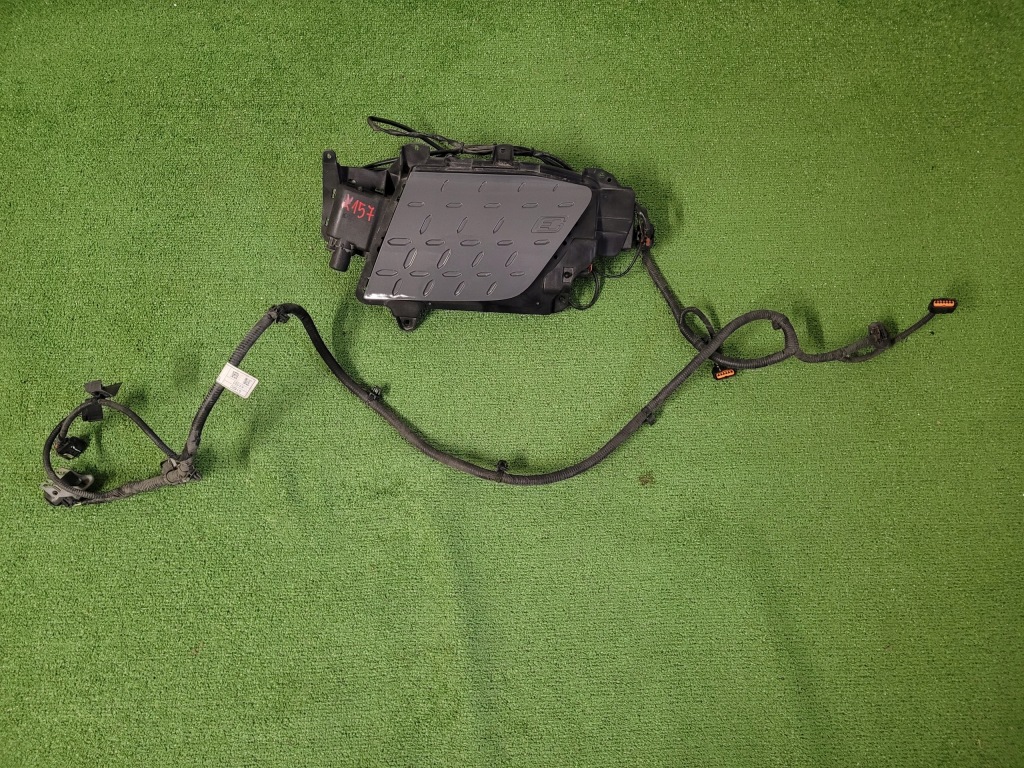 фото №1, Hyundai kona ev electric заглушка крышка разъём зарядки решётка радиатора жгут