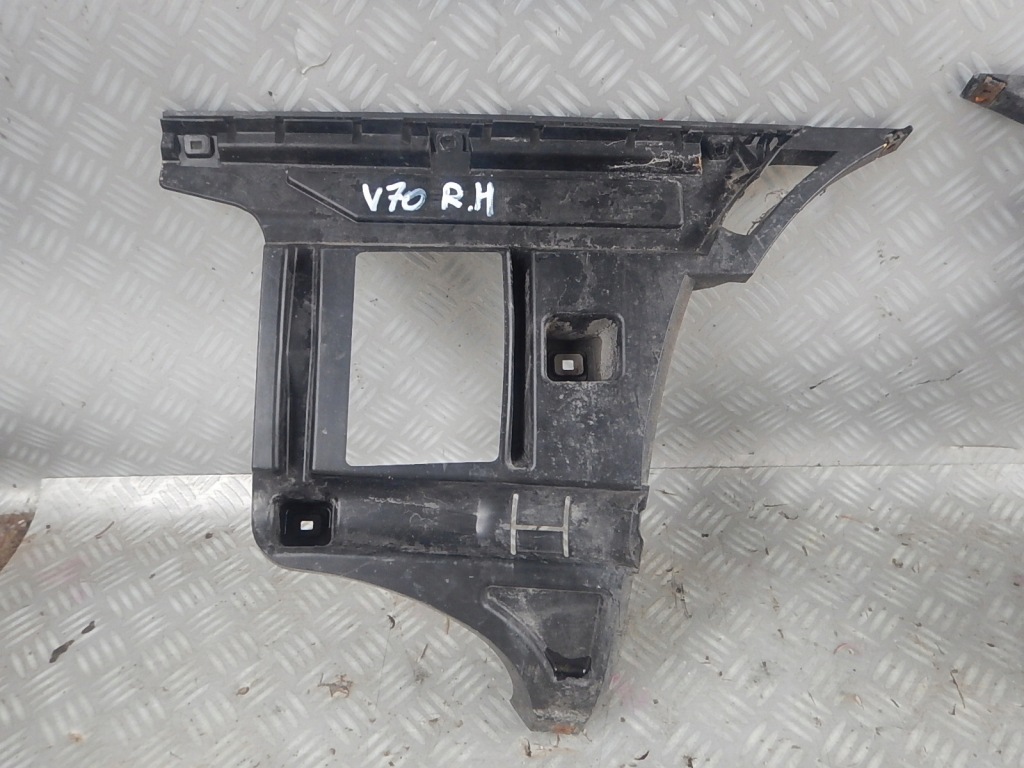 фото №1, Volvo v70 ii lift правый направляющая бампера задняя заднего оригинал
