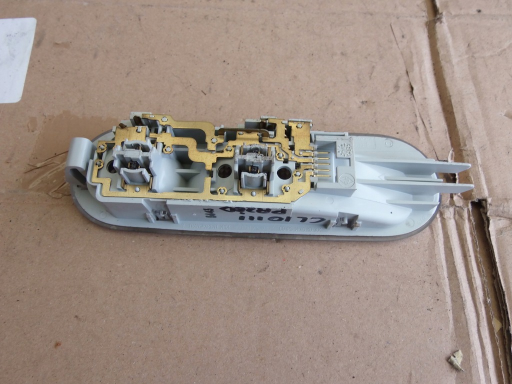 фото №2, Лампа потолочный перед renault clio iii 3 europa