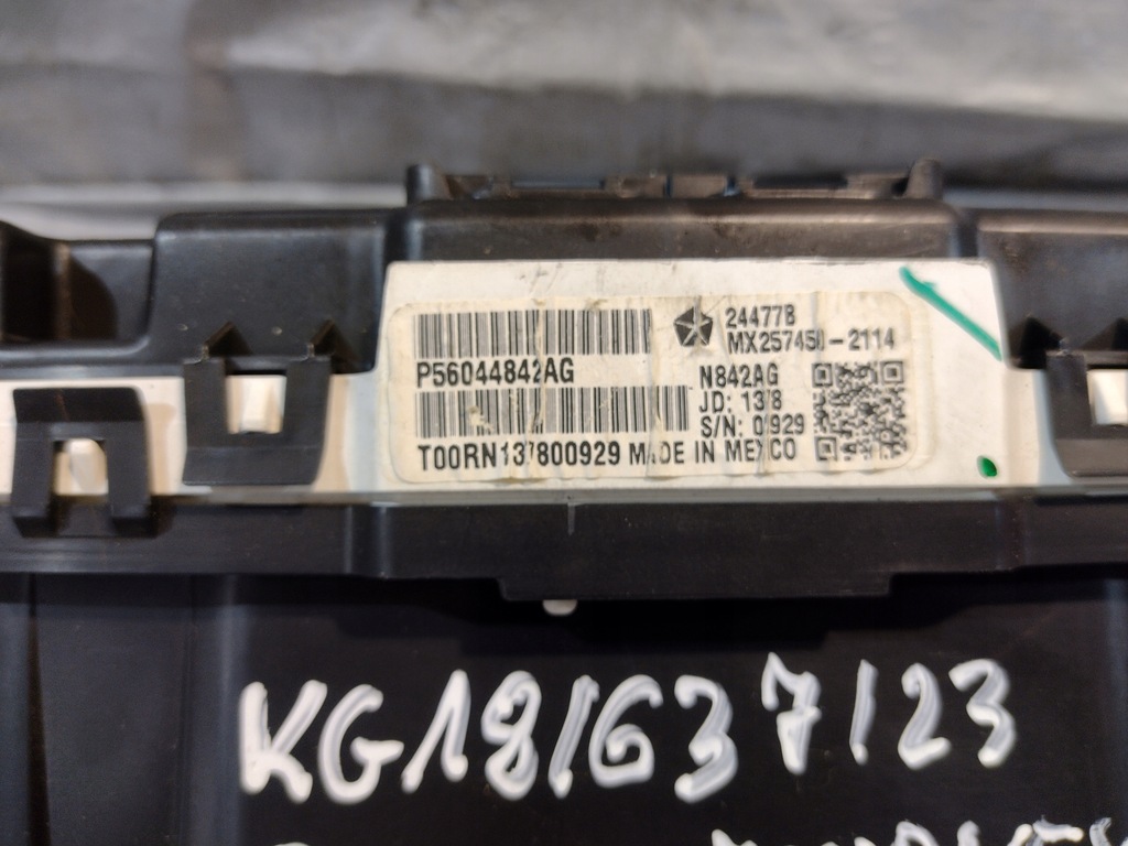 фото №7, Счетчик приборы dodge journey 2,0crd p56044842ag uk