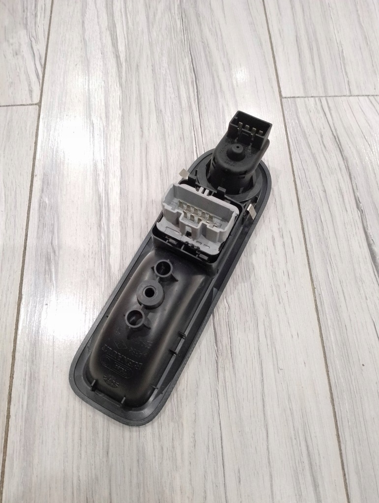 фото №5, Панель окон зеркал 8200356515 renault clio iii