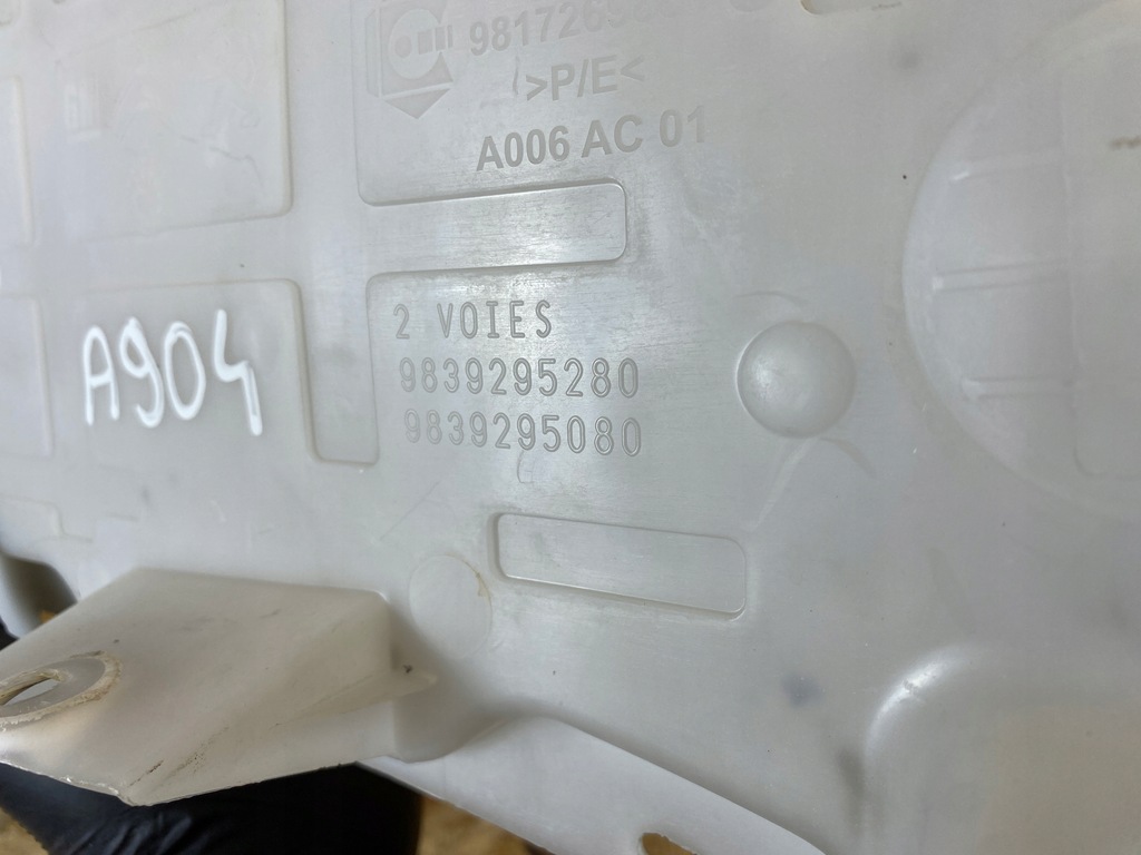 фото №9, Бак жидкость омывателя помпа berlingo partner iv combo e 9817300980