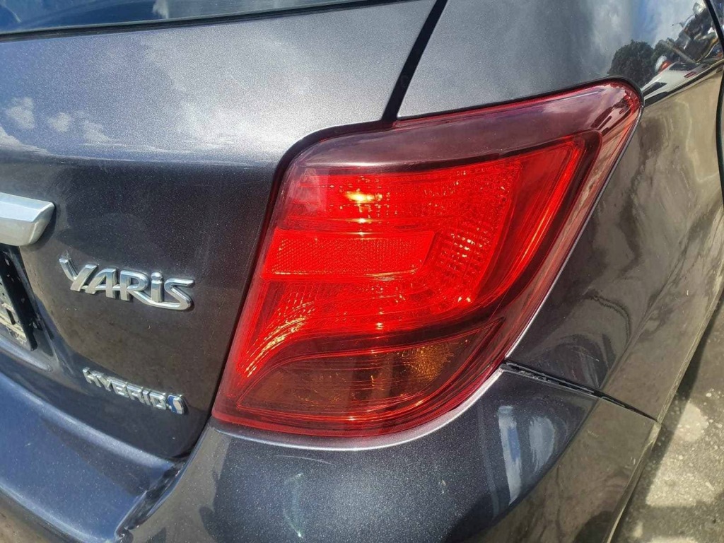 фото №1, Toyota yaris iii hybrid s 2016 lift hb 5d лампа правый задняя задняя