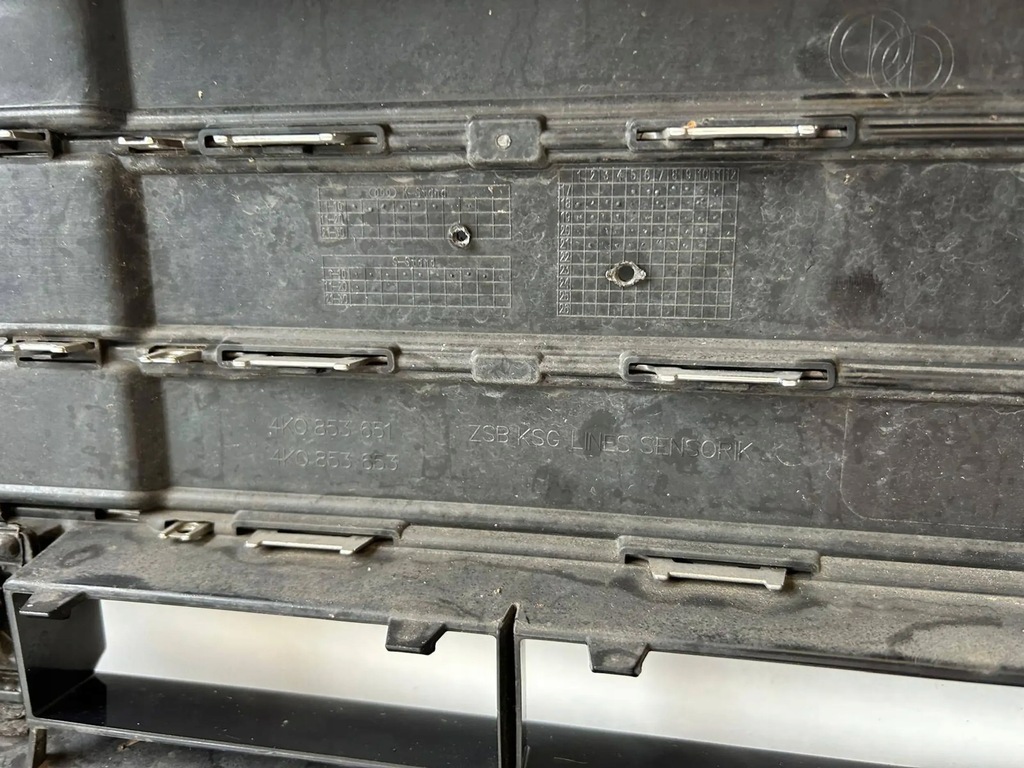 фото №7, Audi a6 c8 4k0 бампер перед решётка радиатора 4k0807437 a