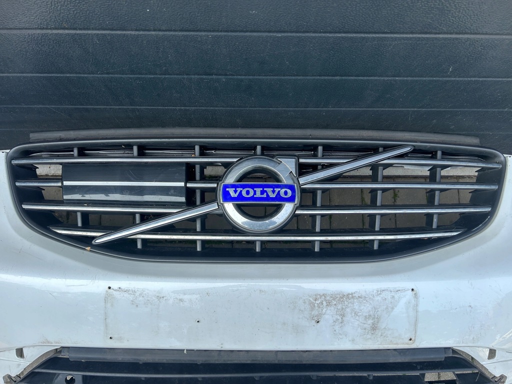 фото №11, Volvo xc-60 xc60 i lift 13-17 бампер перед радар 31333833 решітка радіатора