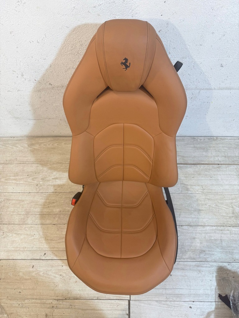 фото №7, Ferrari 488 gtb сидіння водія заднє сидіння