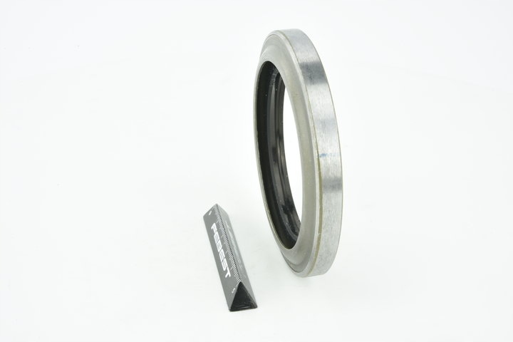 фото №11, Сальник наружная полуось заднего мост toyota land cruiser fj