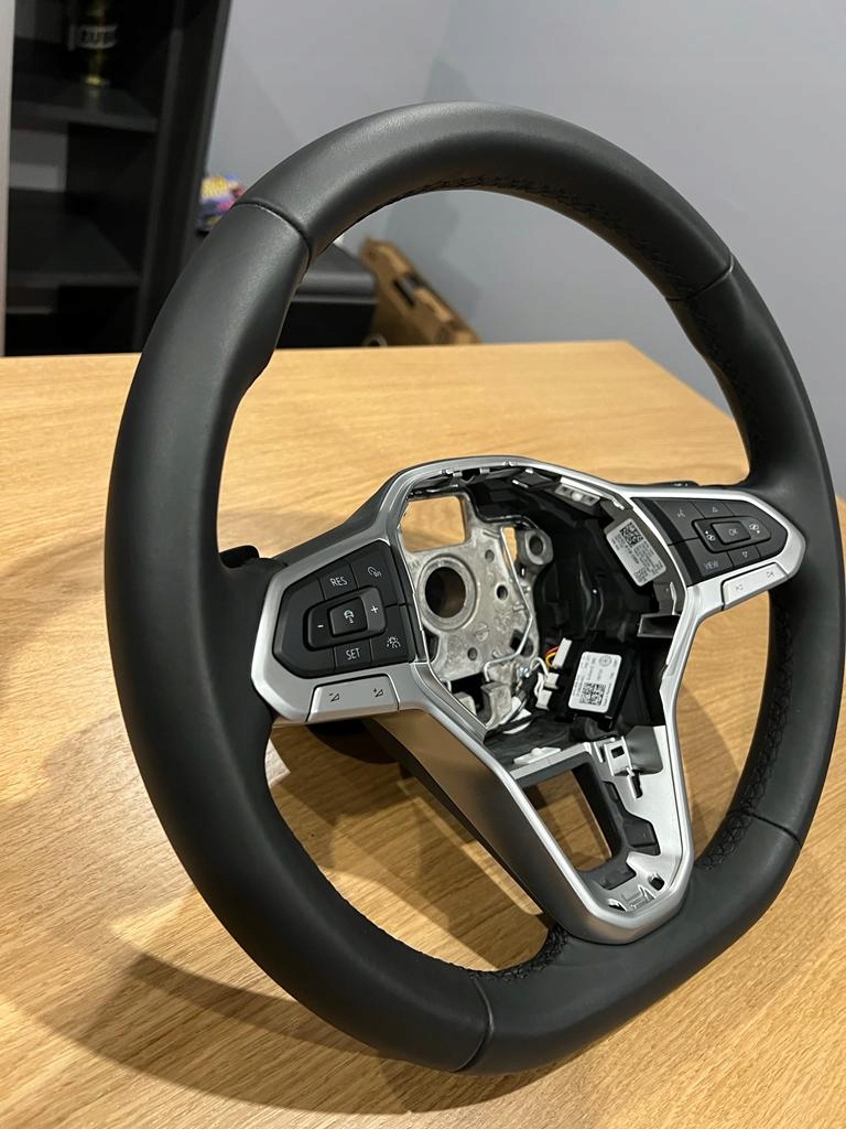 фото №3, Повітропровід multi vw t-roc пелюстки перемикання шкіра