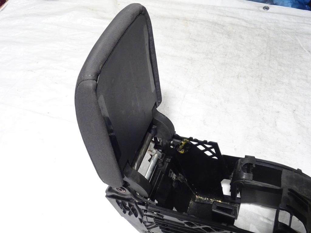 фото №7, Підлокітник оригінальний vw golf v 5 kombi jetta 1k0 1k5864251b