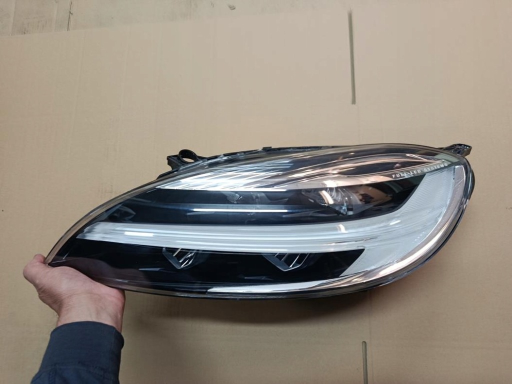 Купить Volvo v40 рестайлинг  16- фара full led левая перед европа оригинал идеальное состояние