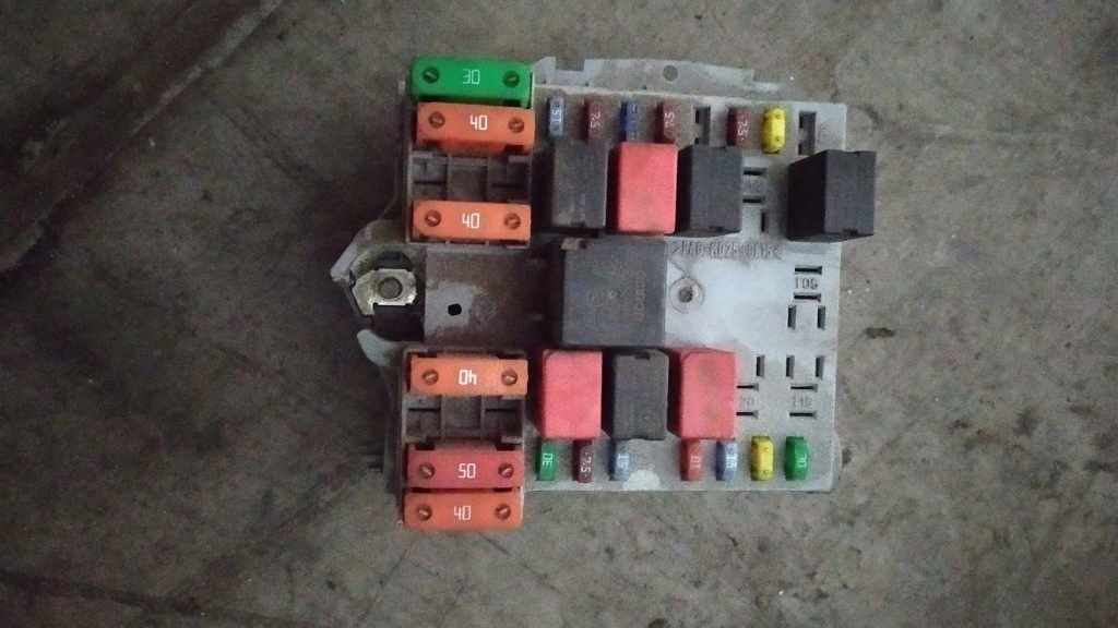 Купити Коробка запобіжників bsi peugeot boxer jumper 2.2 hdi 1349944080