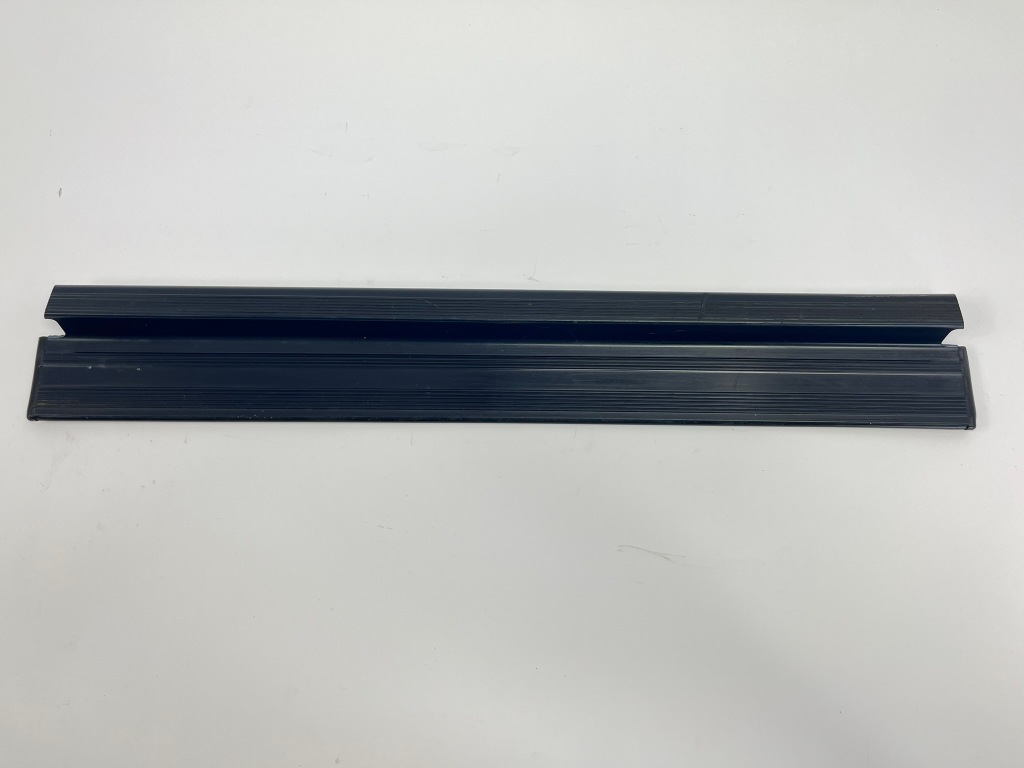 Купити Молдинг поріг накладка поріг mercedes w124 права ліва задній 85-89r niebieski