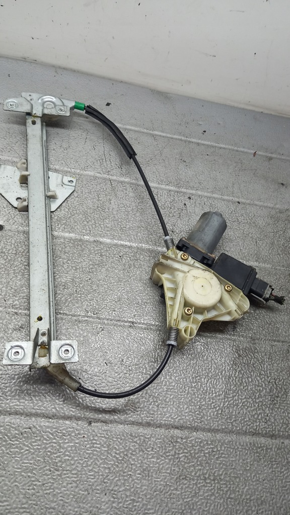 фото №4, Подъемник левый задняя mitsubishi space star 1.9did 01