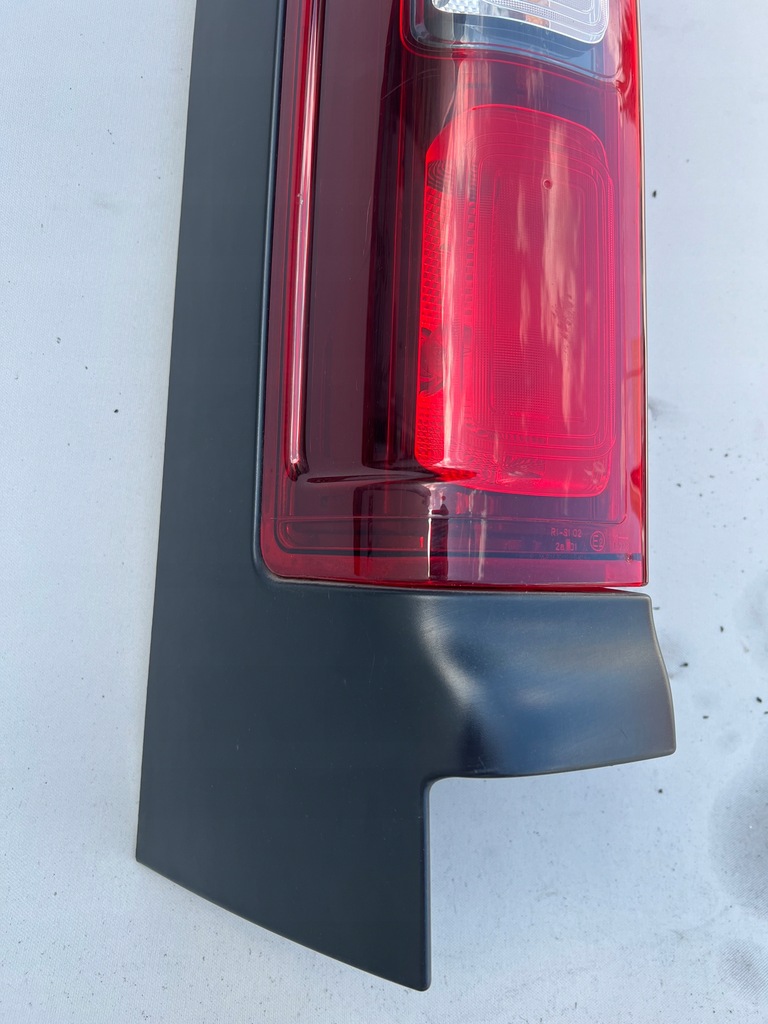 фото №2, Renault trafic iii левая лампа задняя