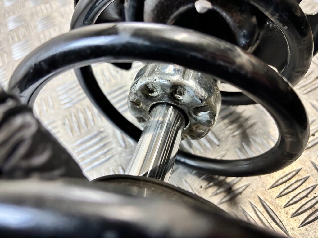 фото №9, Амортизатор пружина левый перед opel vectra c lift 1.9 cdti