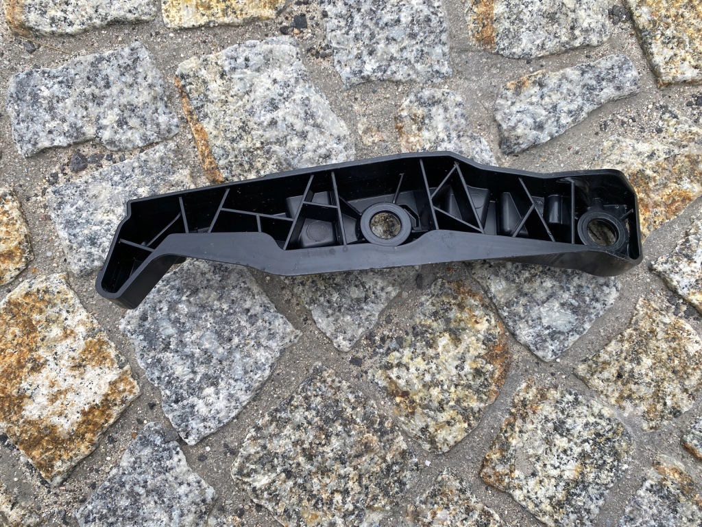 Audi e-tron 4ke напрямна бампера правий перед 4ke807284 оригінал новий Оригінал