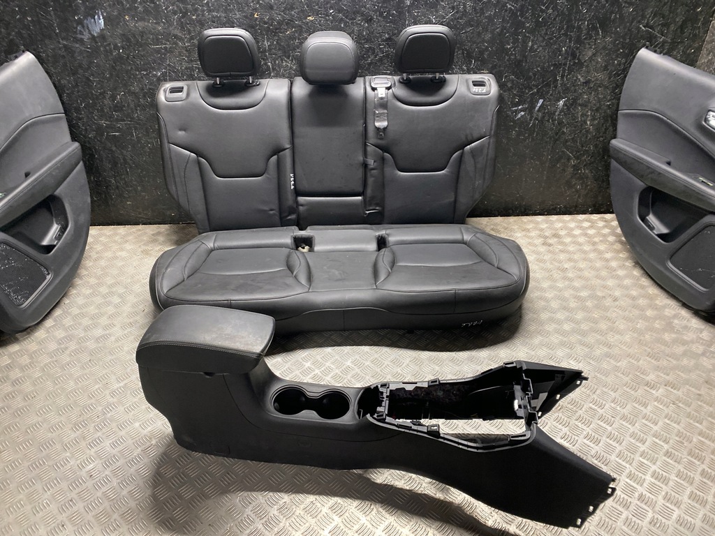 фото №7, Сидіння, заднє сидіння, комплект jeep compass 2020 панель двері підлокітник
