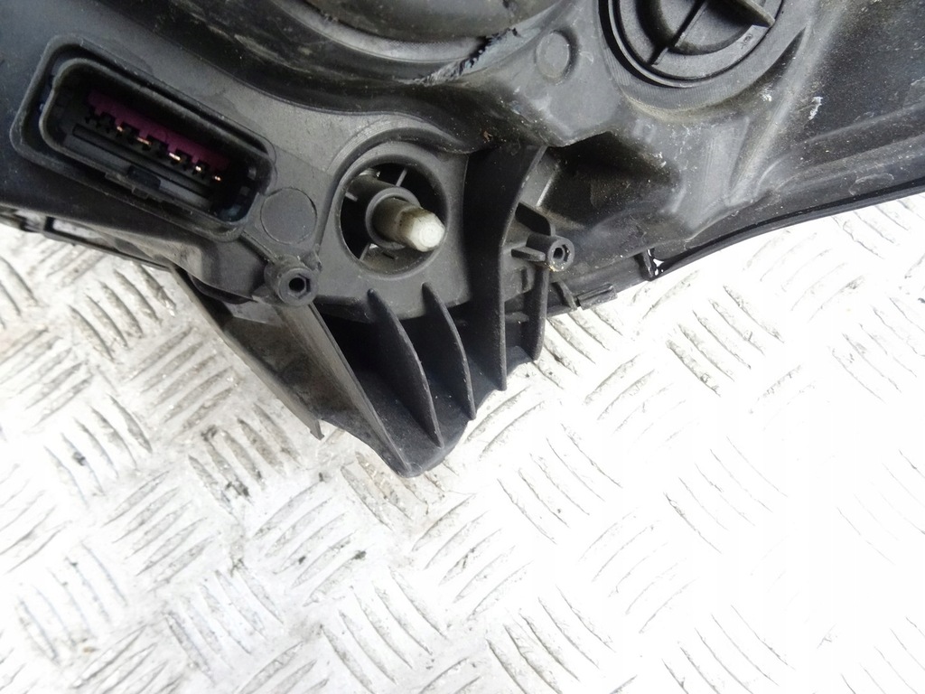 фото №5, Renault captur i лампа правый перед стекло uk