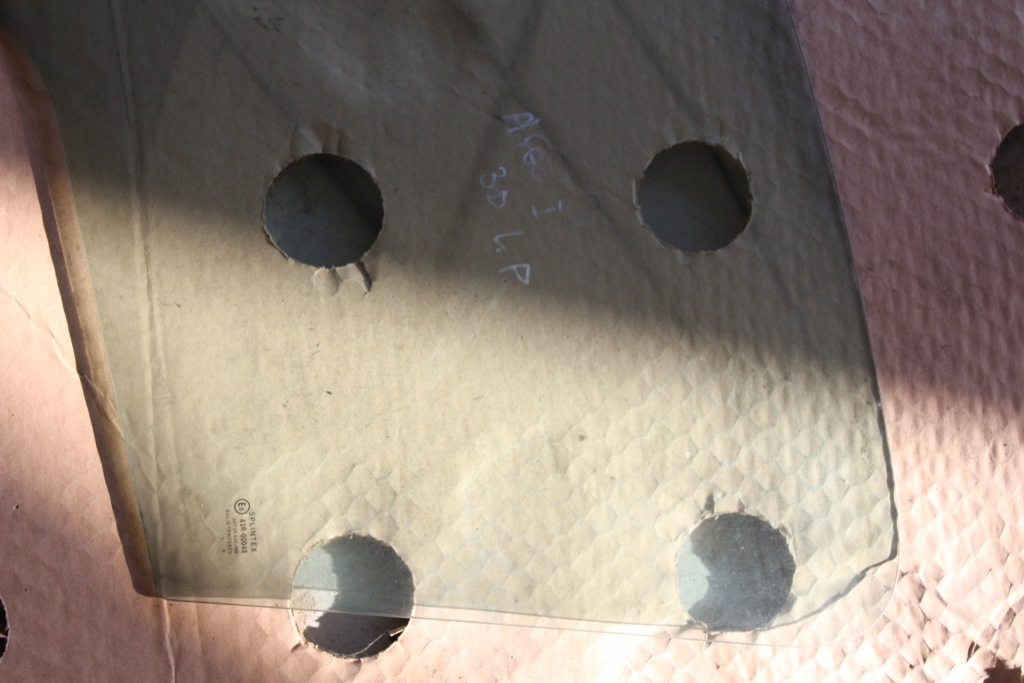 фото №2, Aygo i скло ліва передня перед двері 3d