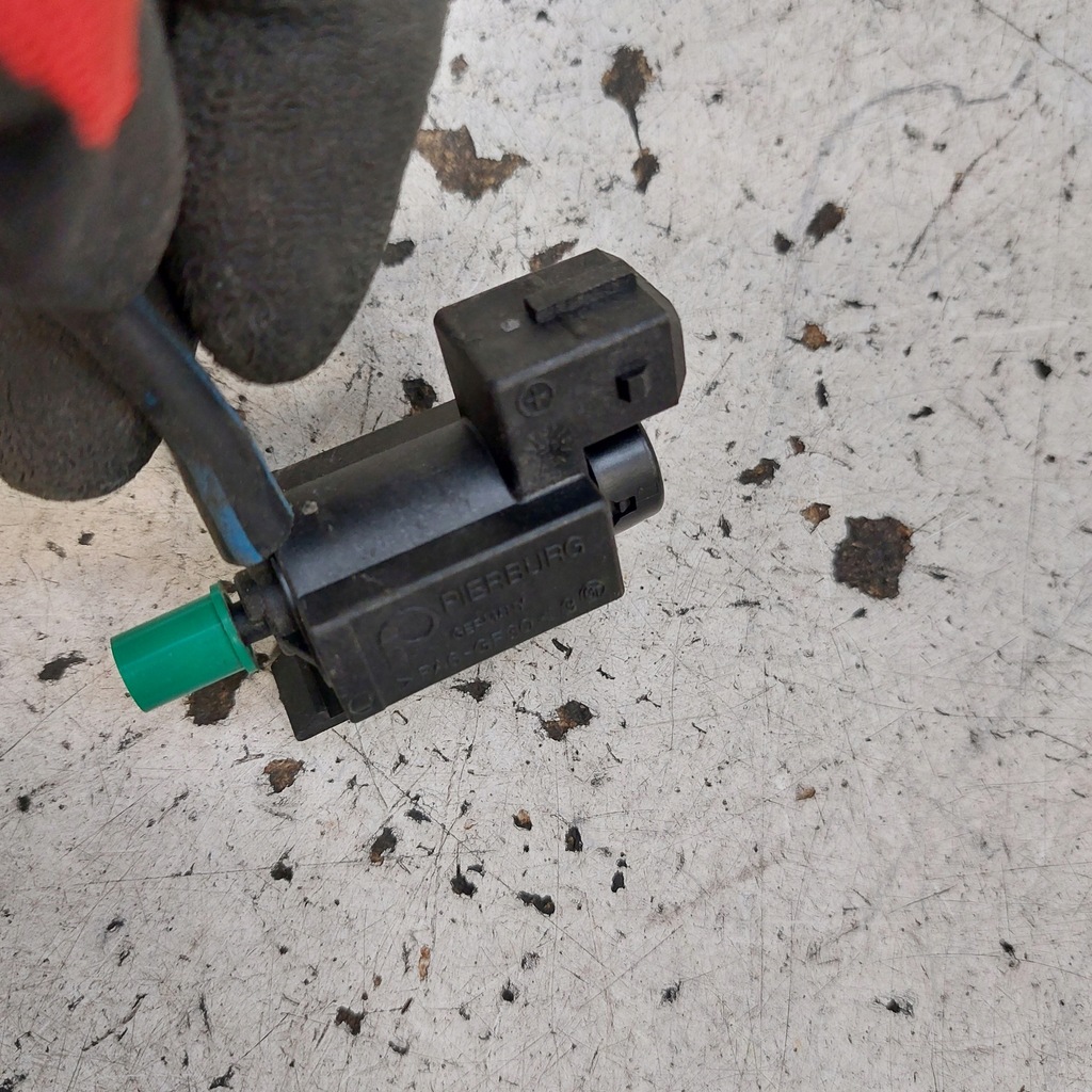 фото №6, Bmw 7 e65 електроклапан вакууму pierburg 7516375 7516376