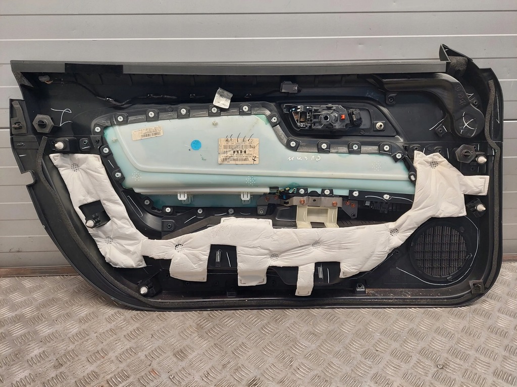 фото №6, Ford mustang vi fr3b6323942 права обшивки двері