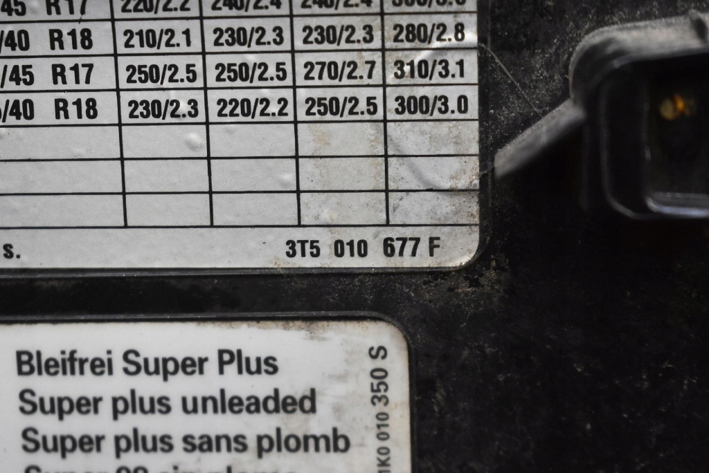 фото №9, Кришка заливної пального czarna 3t5010677f skoda superb 2 ii 08-13