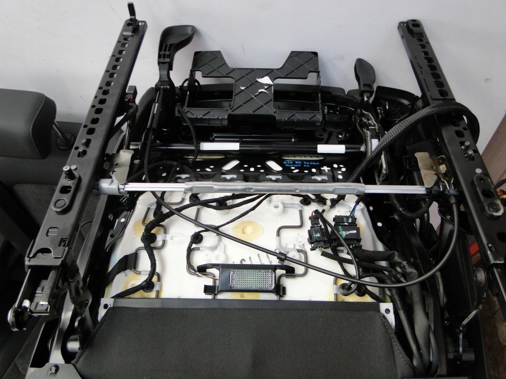 фото №9, Audi q3 rsq3 83a сидіння заднє сидіння шкіра