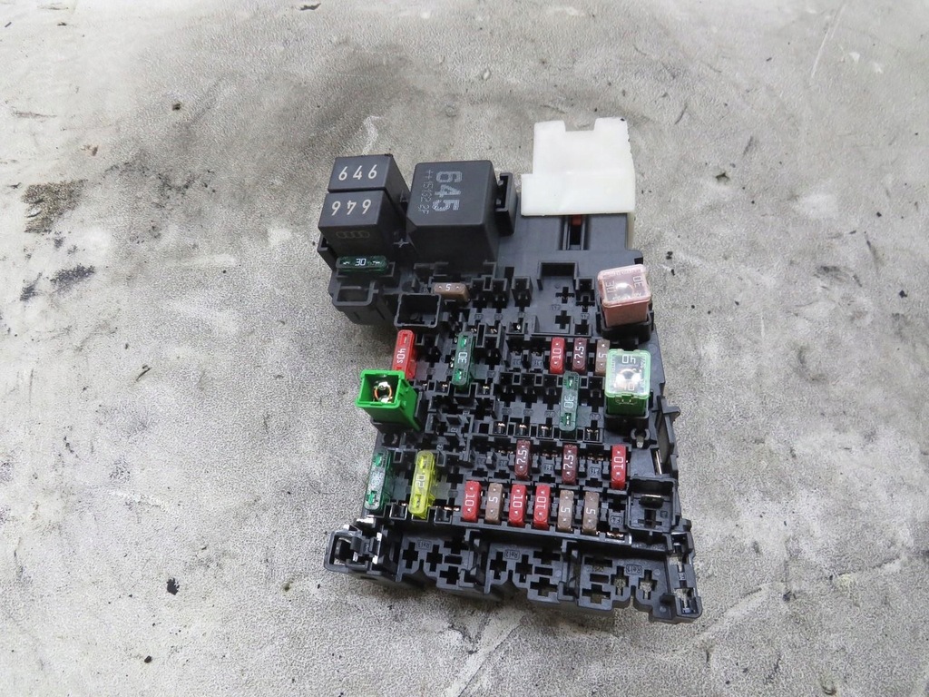 фото №1, Коробка предохранителей 1.6 tdi passat b8