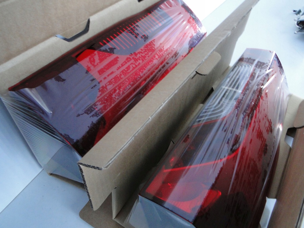 фото №10, Mercedes лампа задняя правая led sprinter w907 907 w910 910