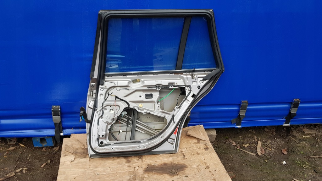 Bmw e39 дверь правый  задняя aspensilber Оригинал