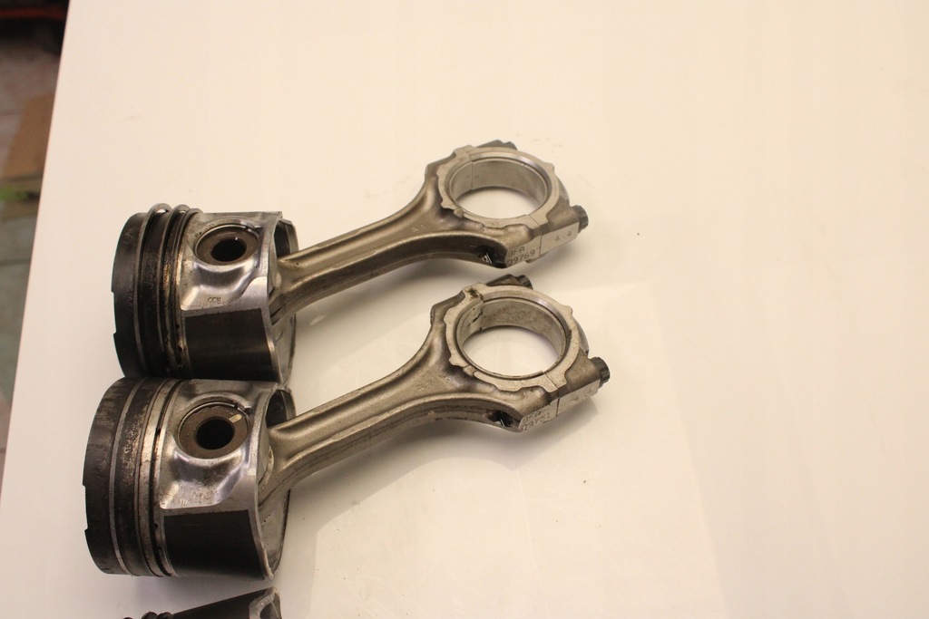 фото №5, Toyota corolla verso ii 2.2 d поршень поршни шатун шатун