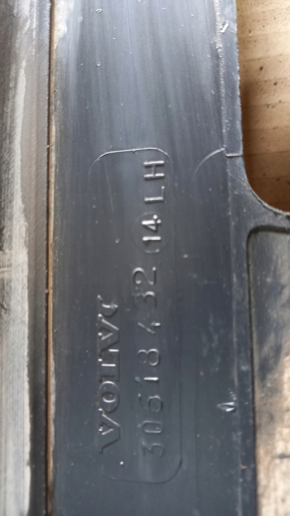 фото №8, Молдинг порог левая 30618432 volvo s40 v40 00-04r