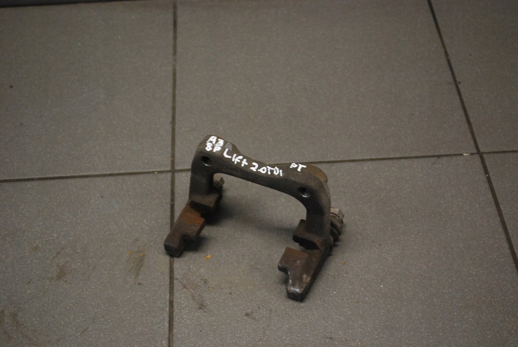 фото №1, Скоба правый задняя audi a3 8p lift 2.0 tdi pod 253mm