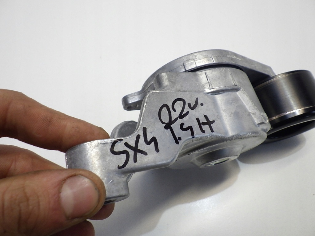 фото №6, Sx4 s cross 1.4 hybrid 2022 натяжитель ремень ролик