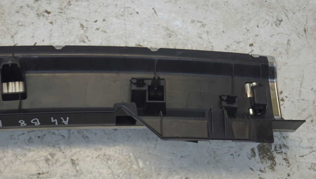 Накладка поріг багажника audi a4 b8 універсал 8k9864483c в Україні