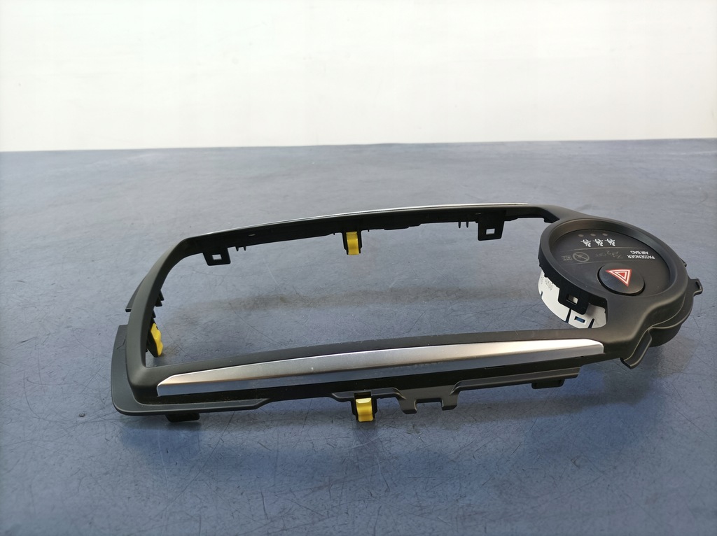 фото №4, Toyota yaris iii lift рамка dekor перемикача