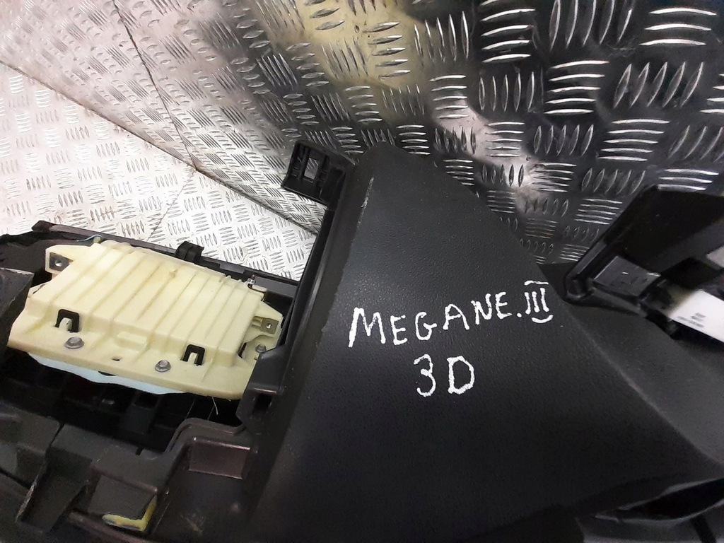 фото №3, Панель приладів приладова renault megane iii