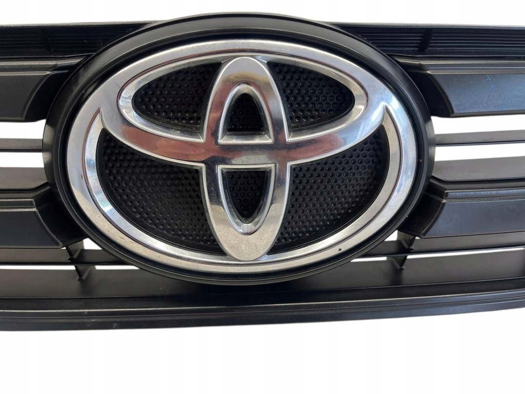 фото №8, Toyota hilux viii 8 15-18 решётка радиатора решётка радиатора w бампер перед