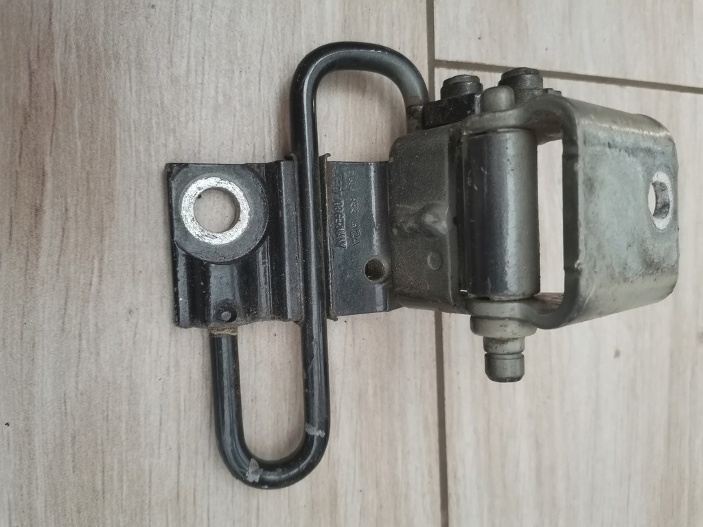 фото №1, Петля дверь правый задняя 6q4833412a seat leon ii