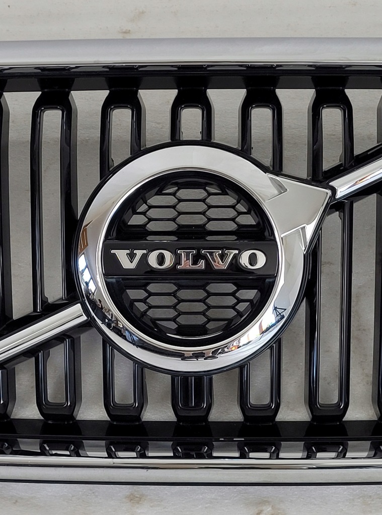 фото №6, Решітка радіатора хром значок решітка радіатора бампера volvo xc60 ii 2017- momentum