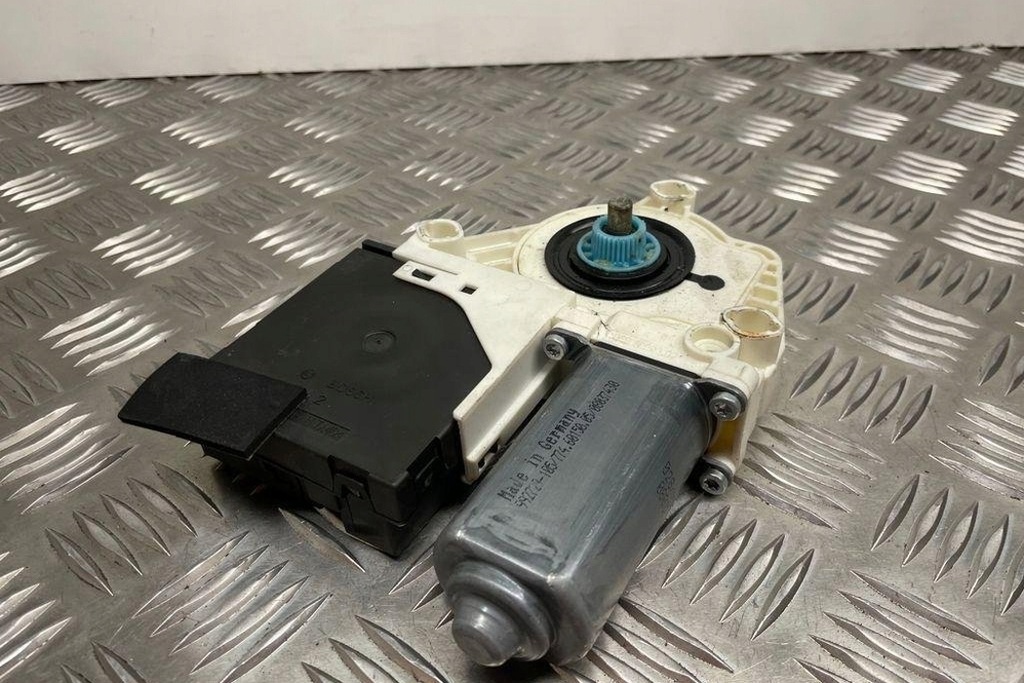 фото №7, Моторчик стекло передних левых дверь vw passat b7 alltrack 365