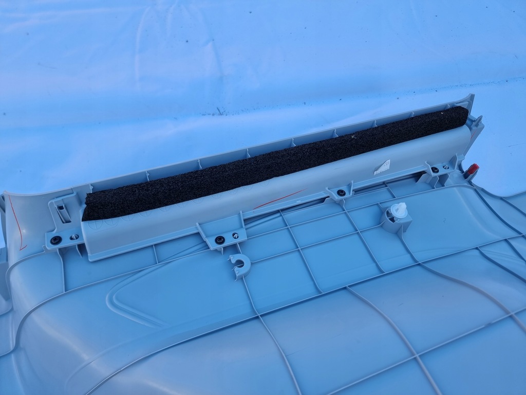 фото №15, Toyota sienna 2.5 hybrid xse limited обшивка багажника правый задняя 2021-