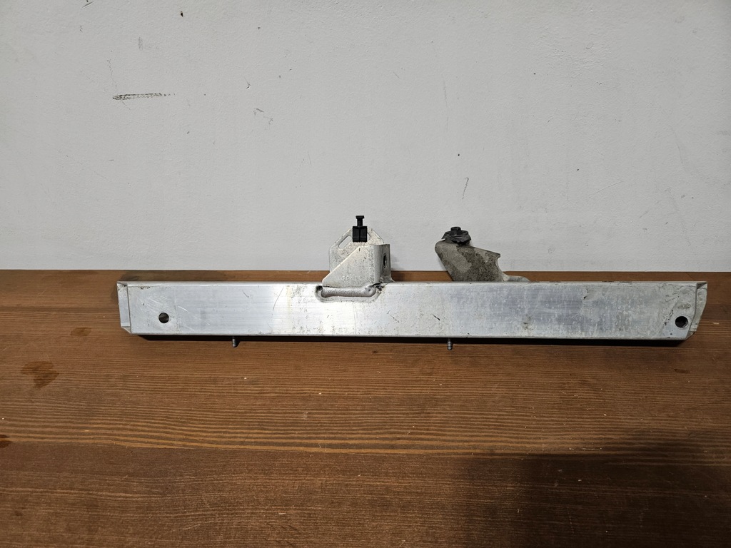 фото №1, Кронштейн левый audi r8 4s0121256