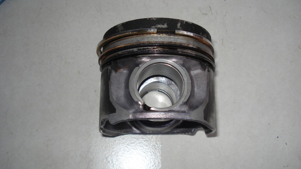 фото №1, Поршень 84l107 bmw 3.0d m57