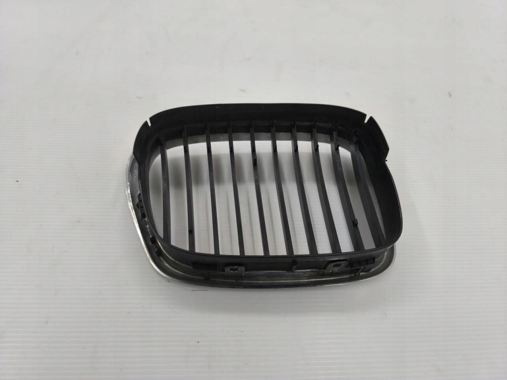 Решётка радиатора капот левая bmw e39 2.5b Доставка