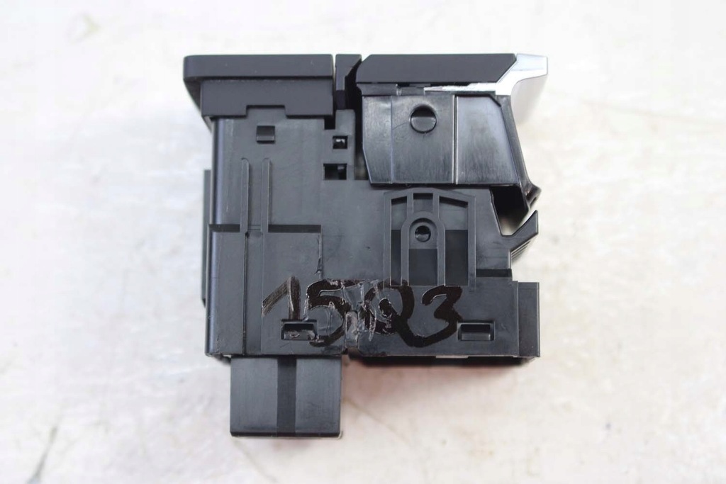 фото №8, Audi q3 rsq3 кнопка гальма epb 83a927225c 83a 927 225 c кнопки autoh