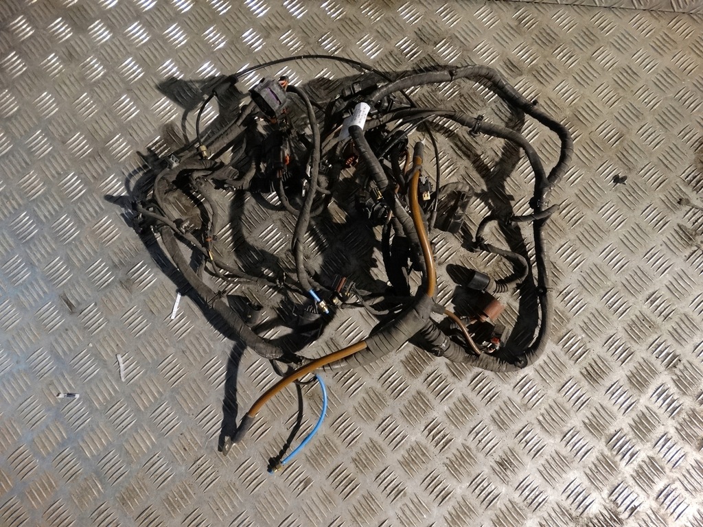 фото №1, Электропроводка подвеска задняя porsche taycan 1