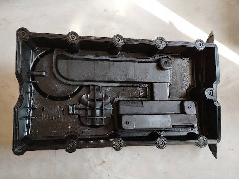 фото №4, Кришка клапанів 03g103475 2.0 audi